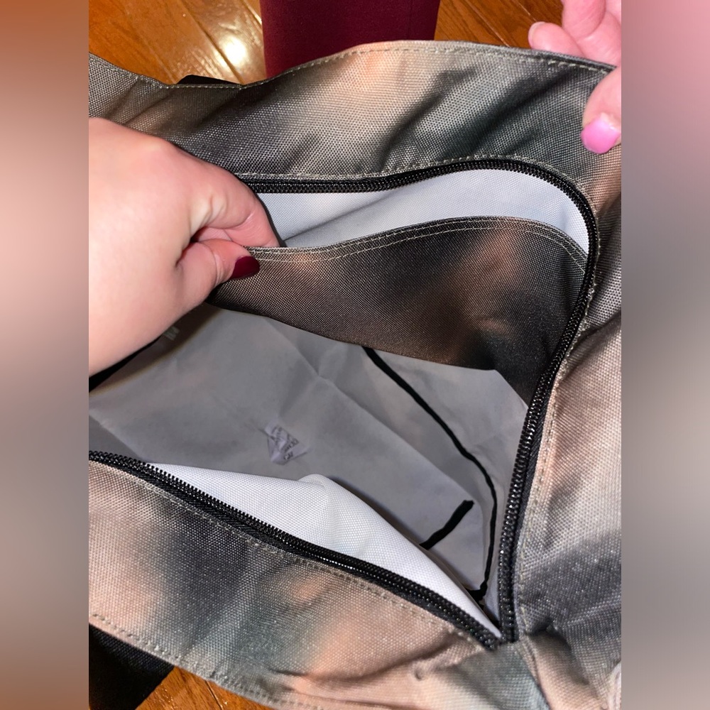 PINK Victoria’s Secret Acid Wash Weekender Bag NWOT - Picture 5 of 7